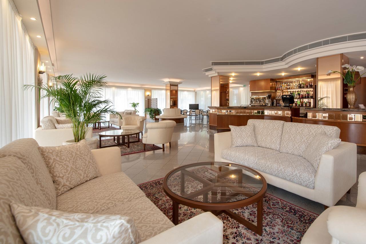 רימיני Hotel Tiffany מראה חיצוני תמונה